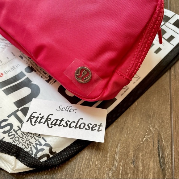 🆕 1L LIP GLOSS - NWT lululemon everywhere belt bag EBB - Picture 2 of 9